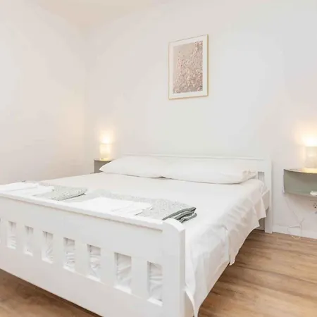 In - Biograd Riviera 43104 Apartamento